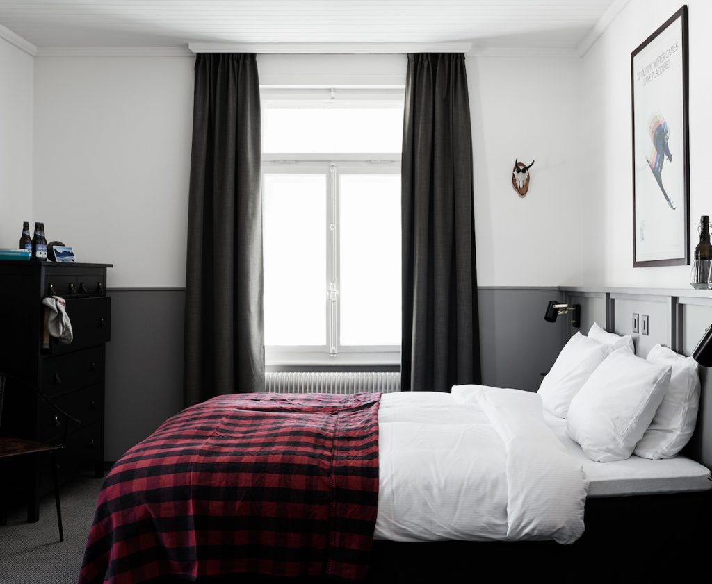 Corner deluxe room at Ski Lodge Engelberg