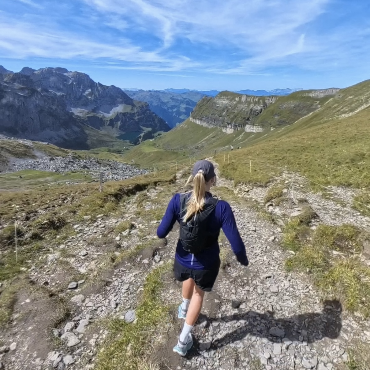 Bella running down towards bannalpsee, Engelberg