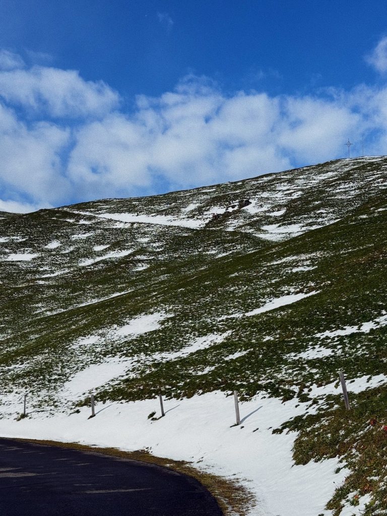 Snow cover on brunni starting to build