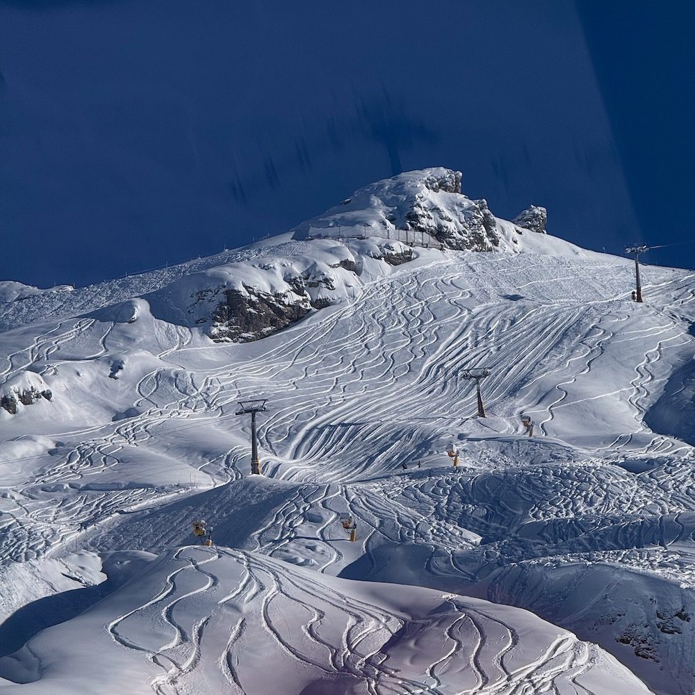 Sunny Engelberg Pow, Titlis Ski Lodge Engelnberg