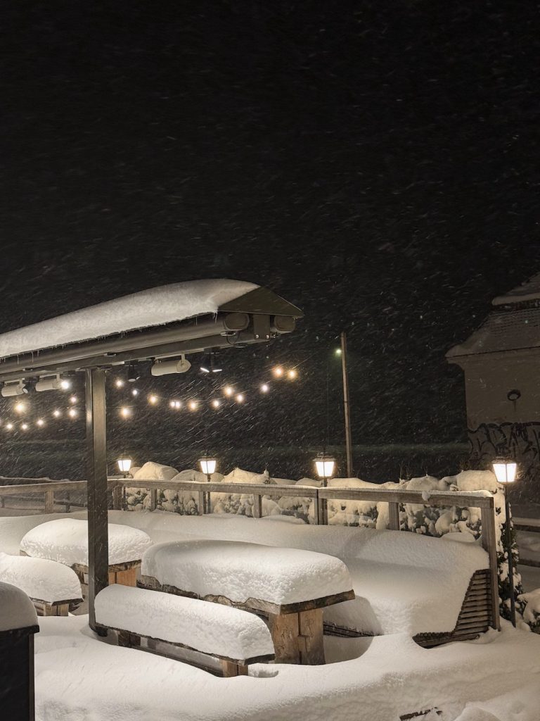 Wednesday evening, Full on winter, snow in the engelberg village