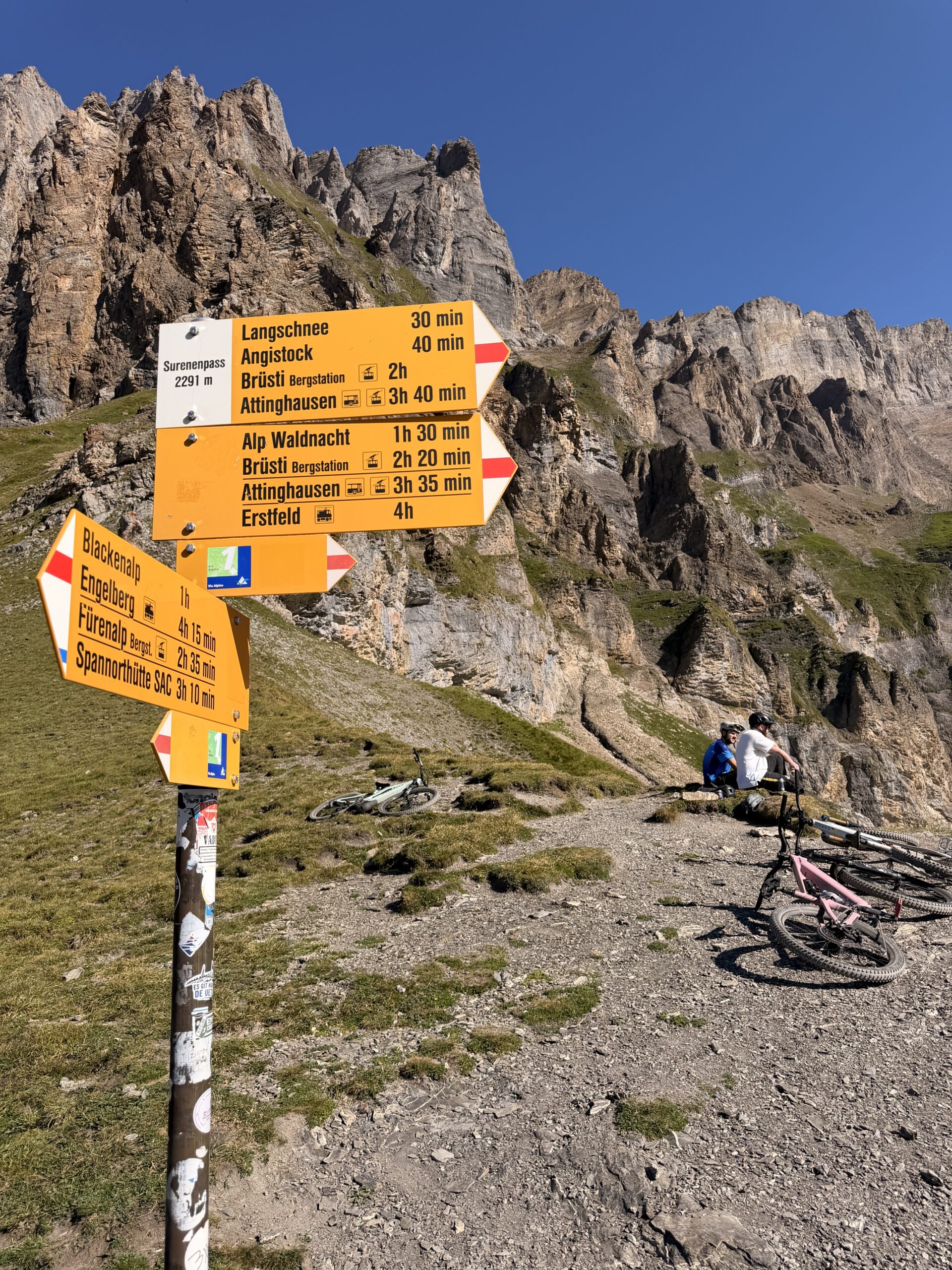 Surenenpass mountainbike lunch spot