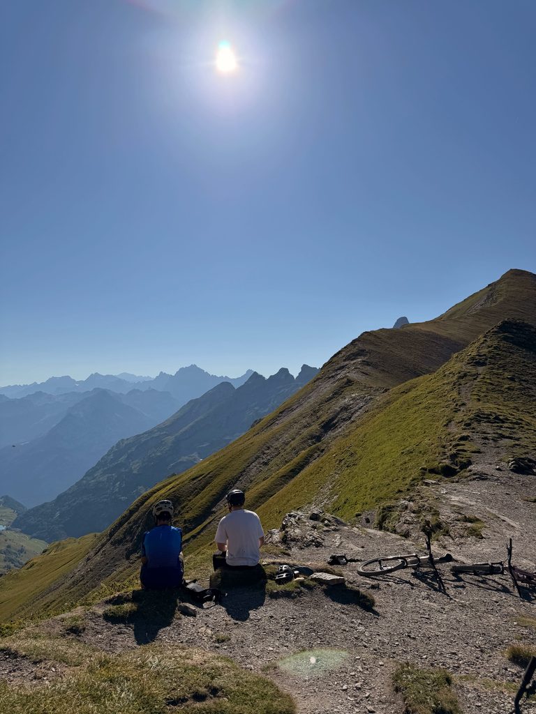 surenenpass views over the Uri mountains